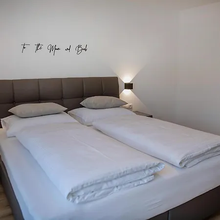 L I Apartment *